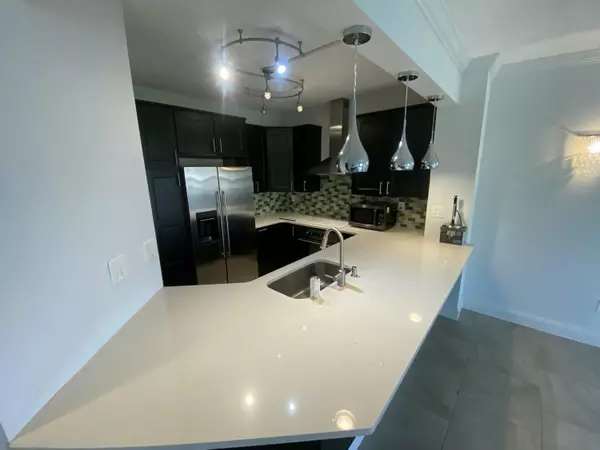 Juno Beach, FL 33408,400 Uno Lago DR 403