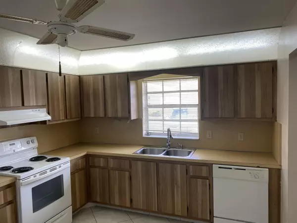 Lake Worth, FL 33467,442 Franconia CIR