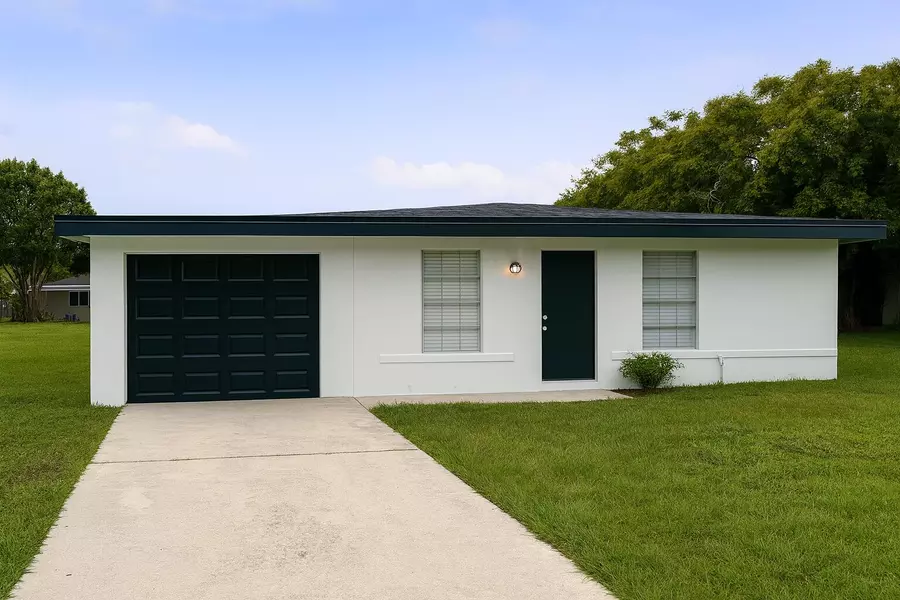 153 SE Calmoso DR, Port Saint Lucie, FL 34983