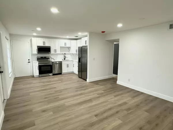 Port Saint Lucie, FL 34983,153 SE Calmoso DR