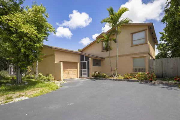 Deerfield Beach, FL 33442,3896 NW 2nd CT