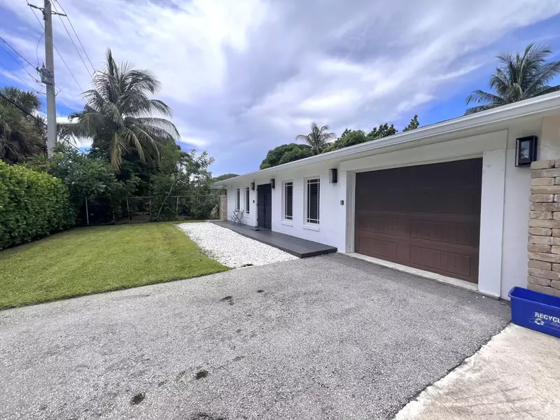 902 S Swinton AVE, Delray Beach, FL 33444