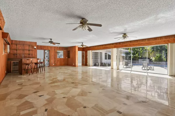 Fort Lauderdale, FL 33305,2541 Middle River DR