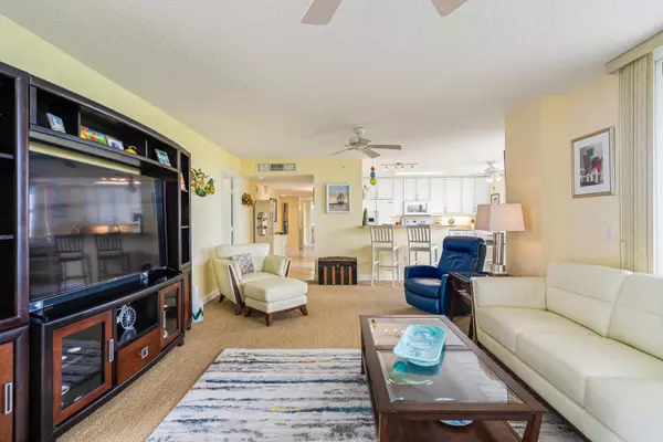 Hutchinson Island, FL 34949,5049 N Highway A1a 505