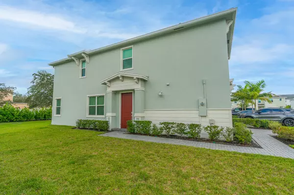 Port Saint Lucie, FL 34984,211 SE Woodbark ST