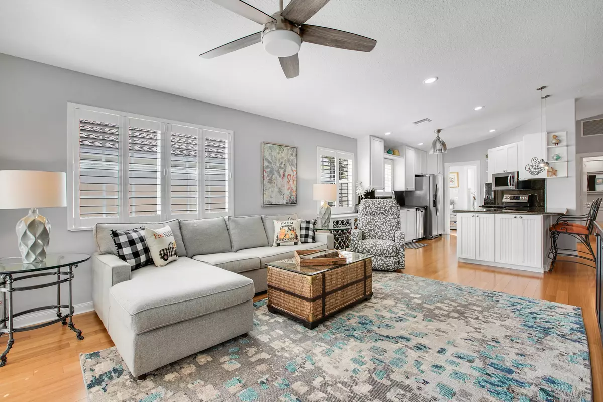 Palm Beach Gardens, FL 33410,904 Magdalena RD