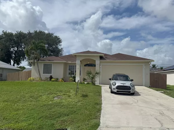 4566 SW Scope ST, Port Saint Lucie, FL 34953