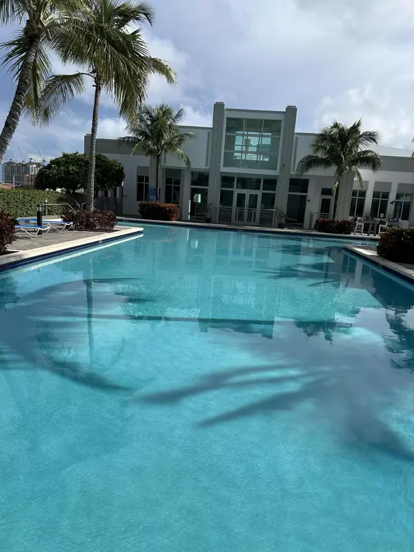 West Palm Beach, FL 33401,300 S Australian AVE 1219