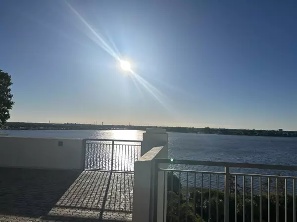 West Palm Beach, FL 33401,300 S Australian AVE 1219