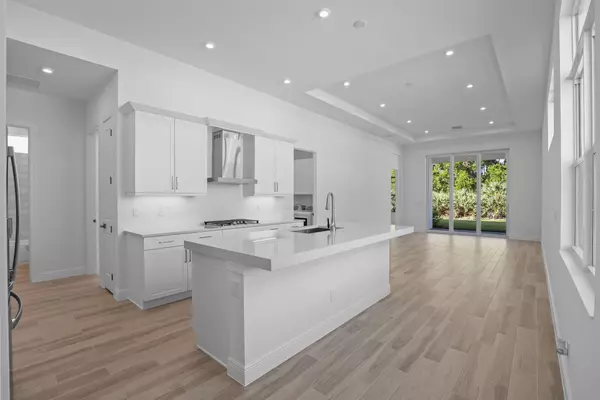 Port Saint Lucie, FL 34953,220 SE Via Sangro