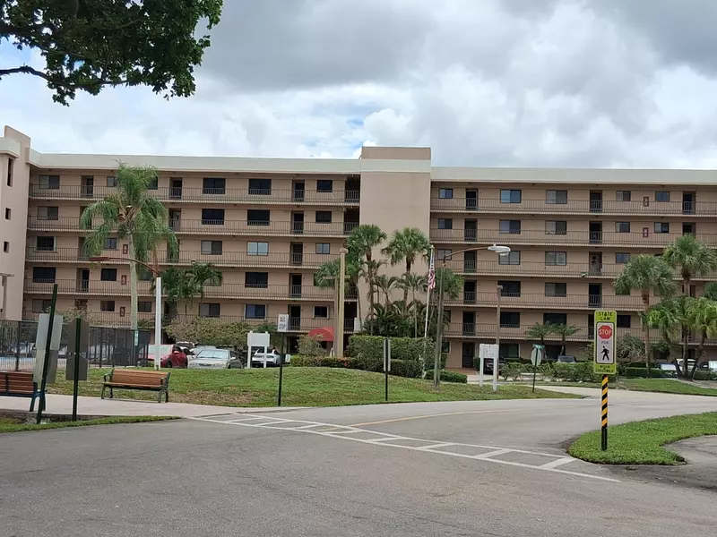 7770 Tahiti LN 206, Lake Worth, FL 33467