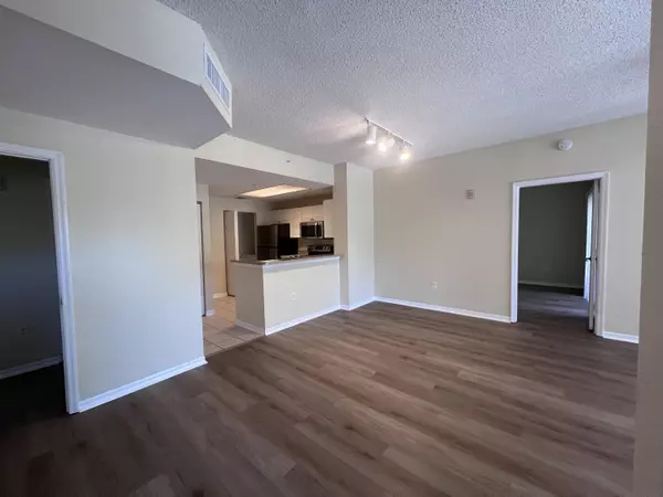Palm Beach Gardens, FL 33410,2808 Amalei DR 101