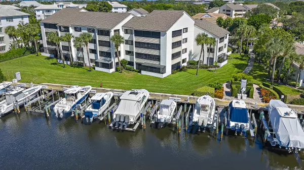 Juno Beach, FL 33408,0 Oak Harbour DR D-10