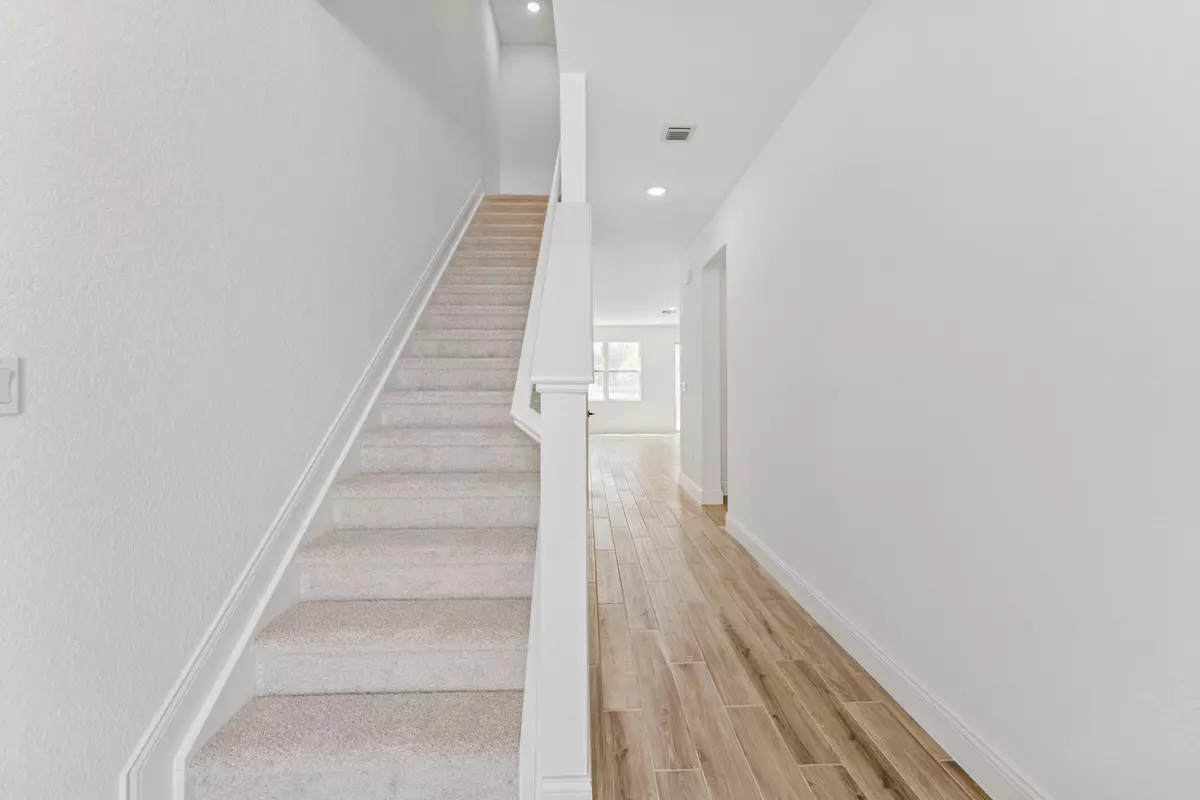 Stuart, FL 34997,164 SE Birch TER 0103