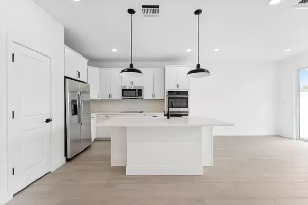 Stuart, FL 34997,165 SE Birch TER 0842