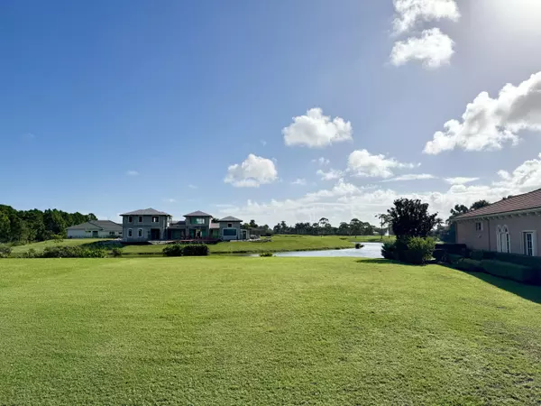 Port Saint Lucie, FL 34984,227 SE Bella Strano