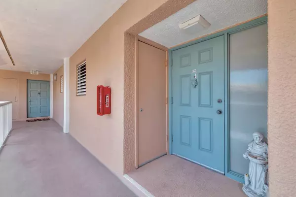 Stuart, FL 34996,1555 NE Ocean BLVD 402