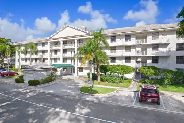 West Palm Beach, FL 33401,3650 Whitehall DR 202