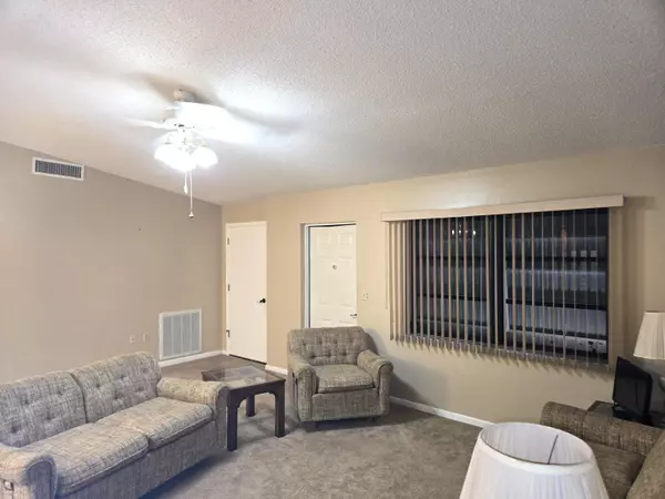 Okeechobee, FL 34974,2907 SE 21st CT