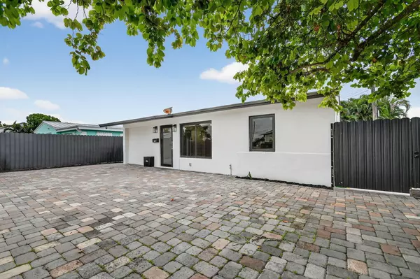 West Palm Beach, FL 33405,5008 Parker AVE