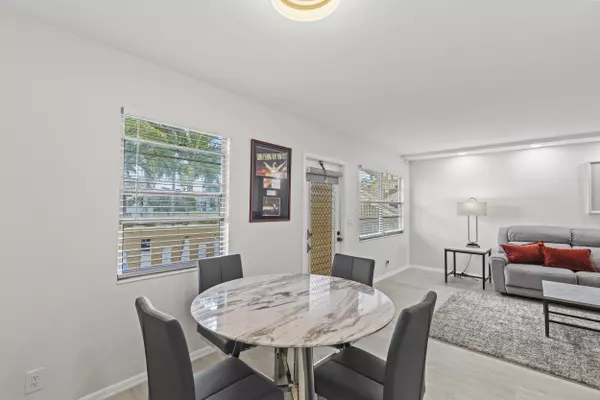 Boca Raton, FL 33434,2069 Guildford D