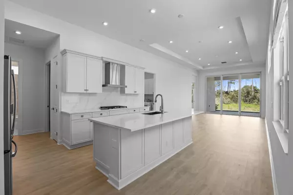 Port Saint Lucie, FL 34953,423 SE Via Sangro