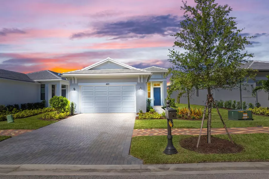 423 SE Via Sangro, Port Saint Lucie, FL 34953