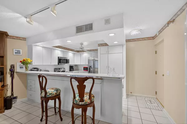 Singer Island, FL 33404,2800 N Ocean DR B-12a