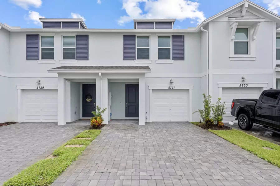 5731 SE Edgewater CIR, Stuart, FL 34997