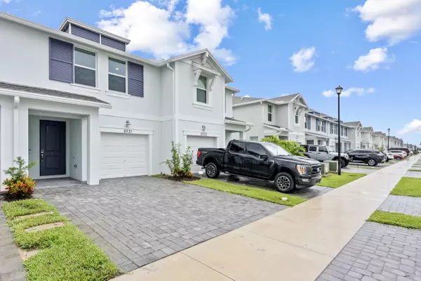 Stuart, FL 34997,5731 SE Edgewater CIR