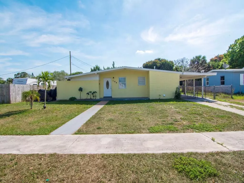 Port Saint Lucie, FL 34952,104 SE El Sito CT