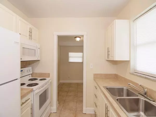 Port Saint Lucie, FL 34952,104 SE El Sito CT