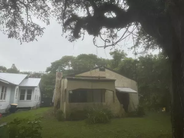 802 Delaware AVE, Fort Pierce, FL 34950