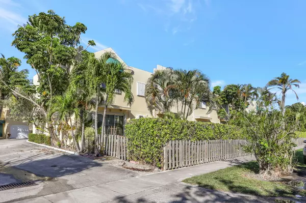 Pompano Beach, FL 33062,3213 NE 16th ST 112