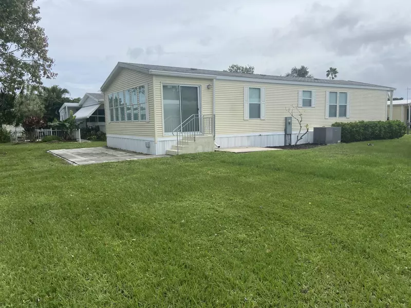 3 San Pablo Lane LN, Port Saint Lucie, FL 34952