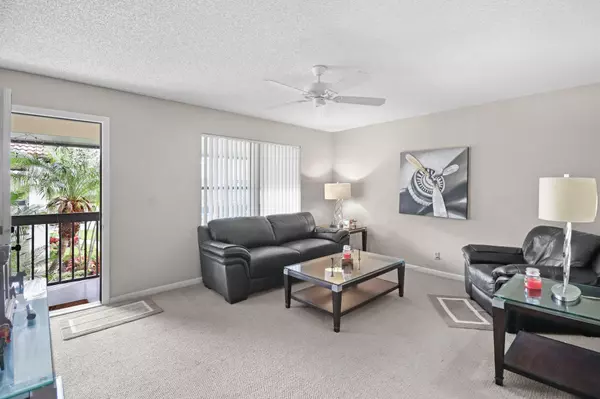 Stuart, FL 34997,211 SW South River DR 204