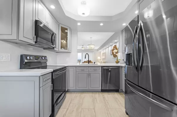 Delray Beach, FL 33446,14360 Strathmore LN 307