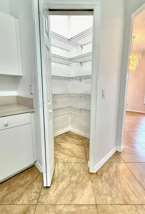 Port Saint Lucie, FL 34984,332 SW Glenwood DR