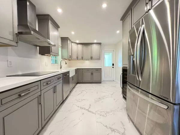 Hollywood, FL 33020,2615 Mckinley ST