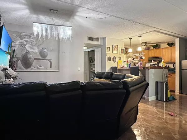 Boynton Beach, FL 33436,604 Meadows CIR 604