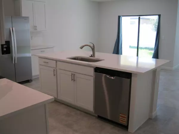 Fort Pierce, FL 34945,476 Seafoam CIR