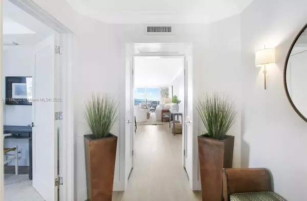 Tequesta, FL 33469,350 S Beach RD 401