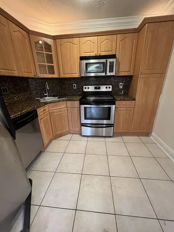 Coconut Creek, FL 33073,3857 Coral Tree CIR 307