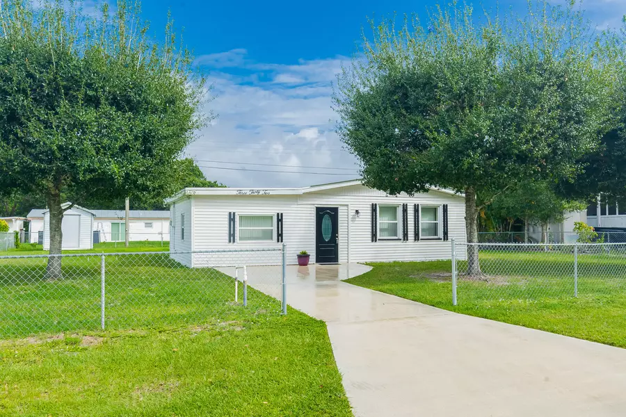 332 Ashley ST, Fort Pierce, FL 34982