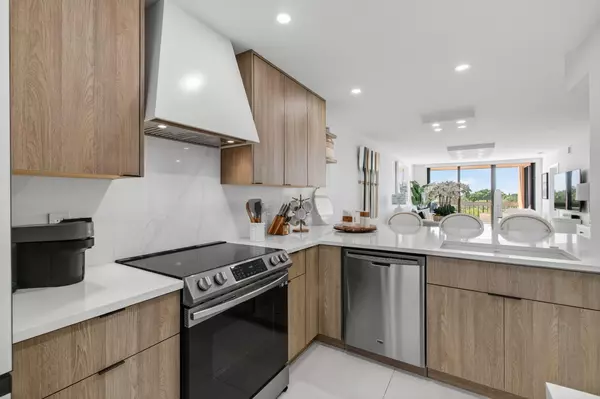 Delray Beach, FL 33444,600 Egret CIR 7501