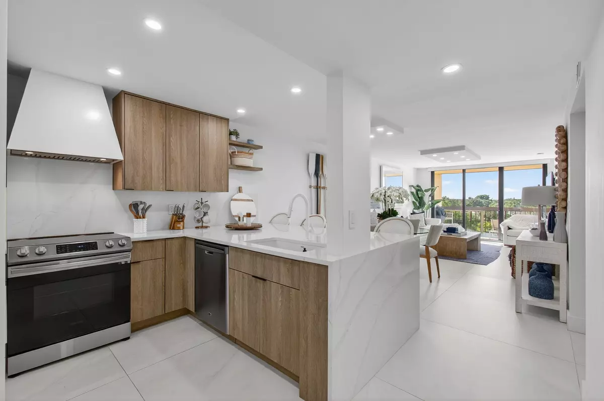 Delray Beach, FL 33444,600 Egret CIR 7501