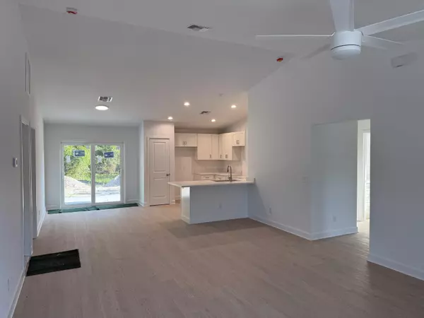 Vero Beach, FL 32962,726 SW 18th PL