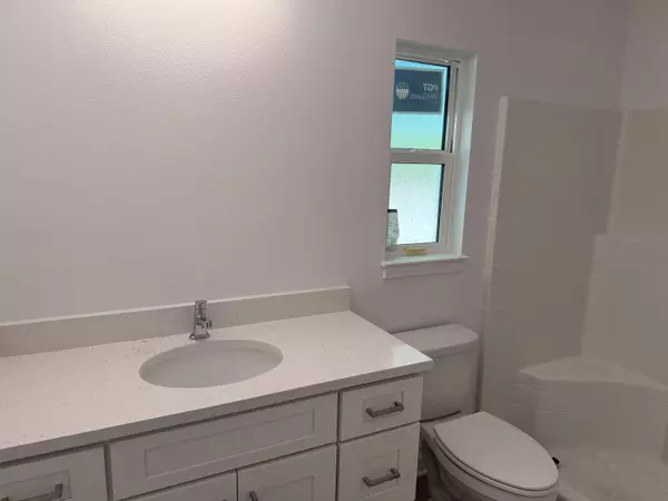 Vero Beach, FL 32962,726 SW 18th PL