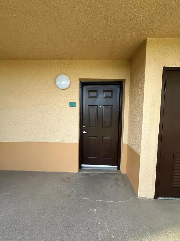 Port Saint Lucie, FL 34986,191 SW Palm DR 107
