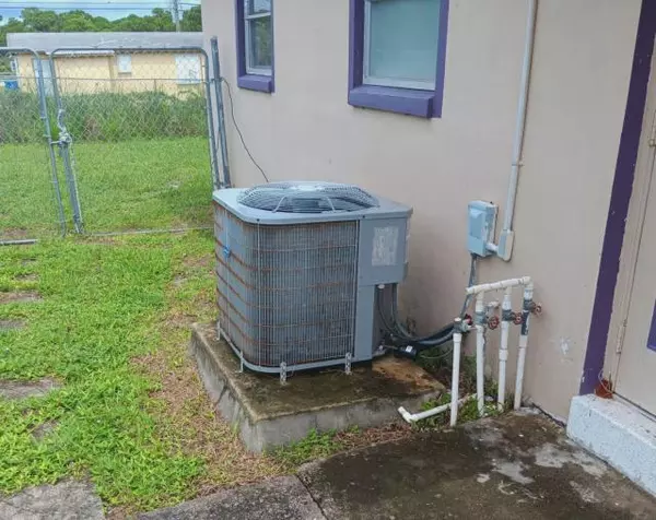 Riviera Beach, FL 33404,1440 W Ac Evans ST